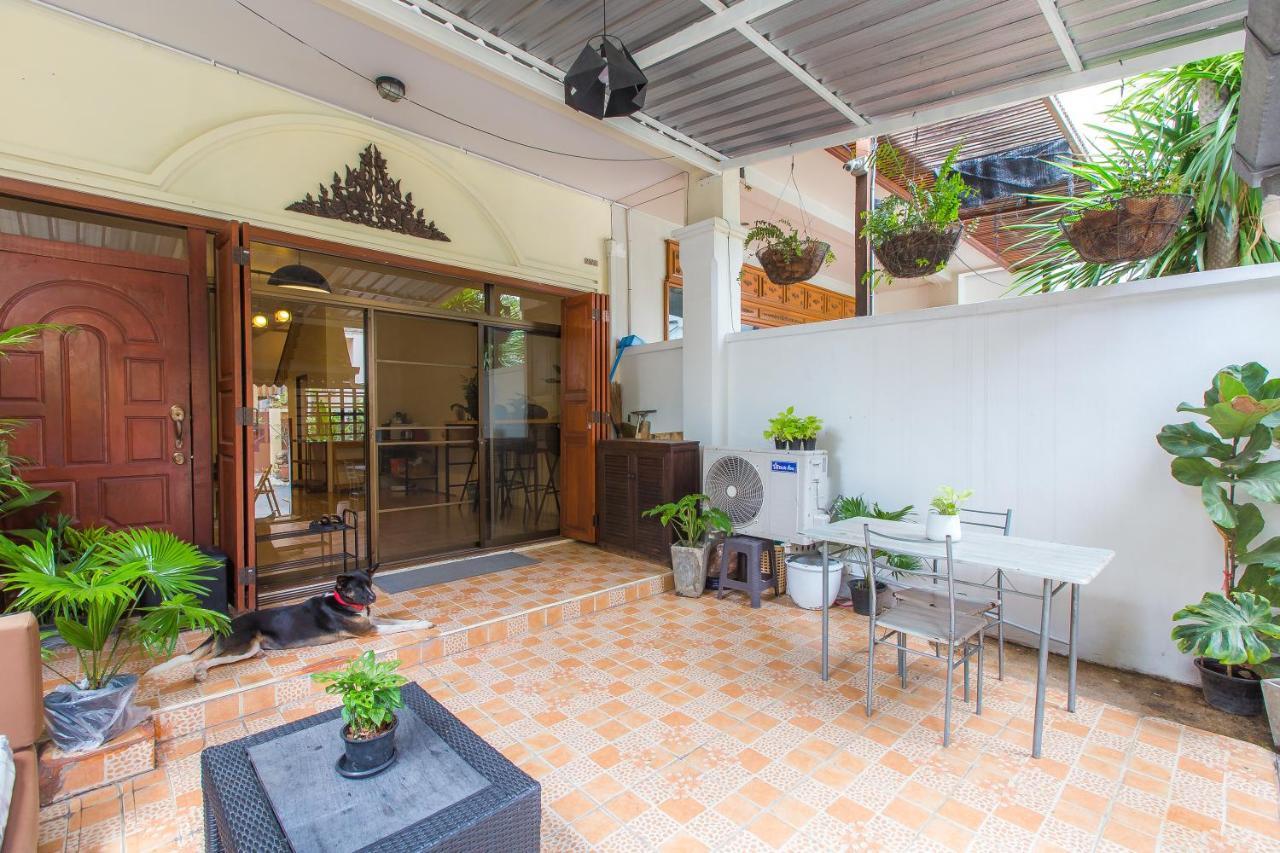 Hotel The Little Siri Chiang Mai Exterior foto