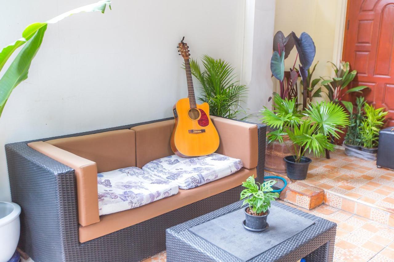 Hotel The Little Siri Chiang Mai Exterior foto